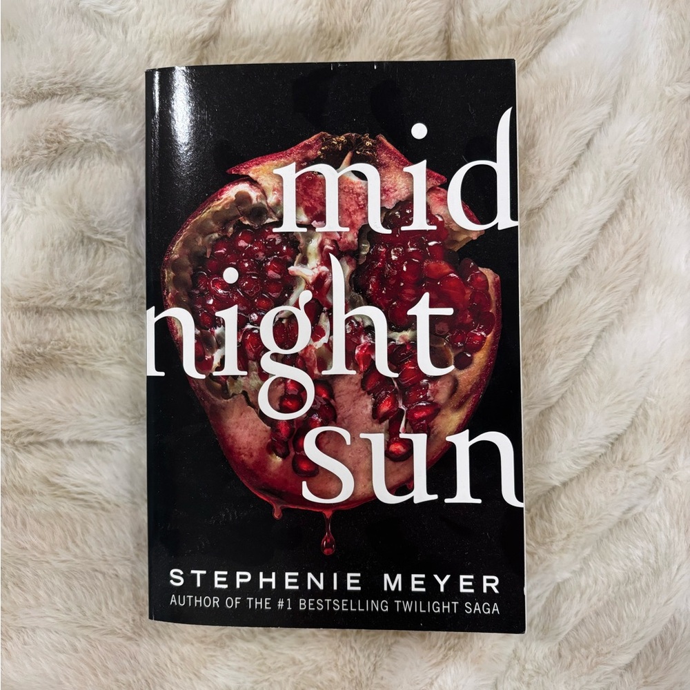 Midnight Sun Book by Stephenie Meyer